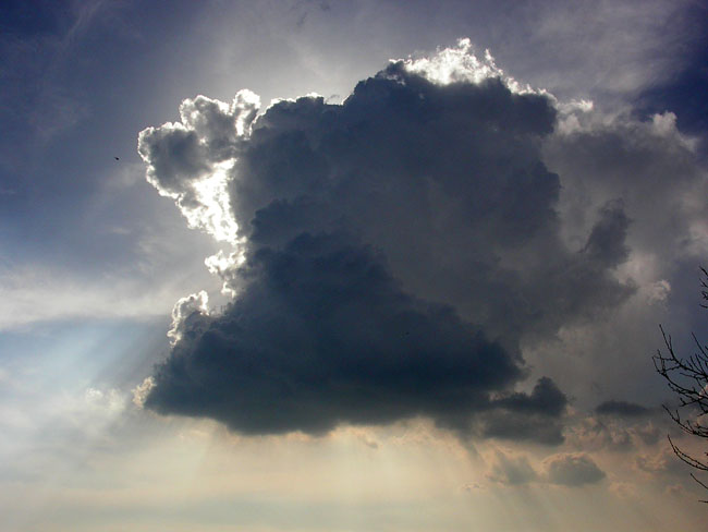 Creixement de nuvolades al Montsec