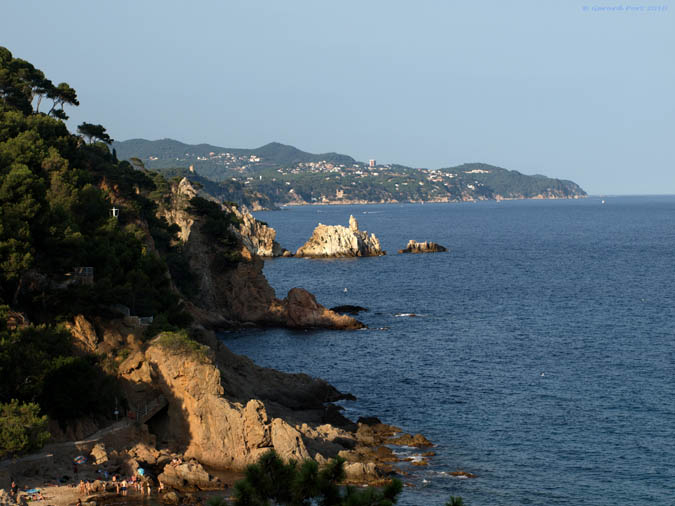 Cala de Sant Francesc amb Lloret al fons