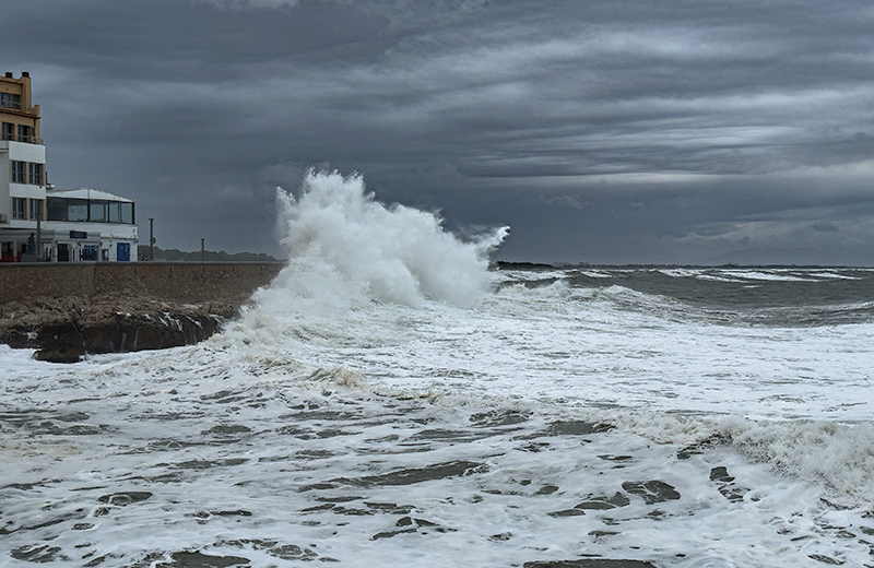La llevantada: Fort onatge