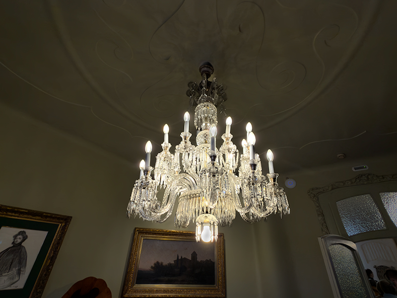 Passejant per "La Pedrera" i/o casa Millà.