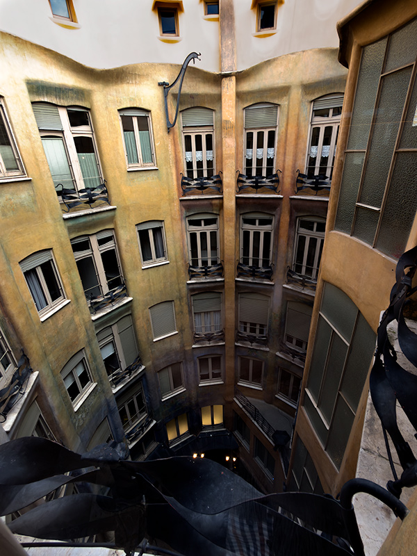 Passejant per "La Pedrera" i/o casa Millà.