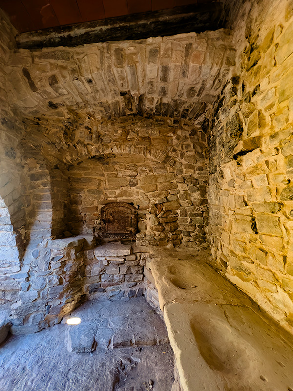Passejant per:  Montfalcó Murallat