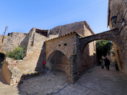 Passejant per:  Montfalcó Murallat
